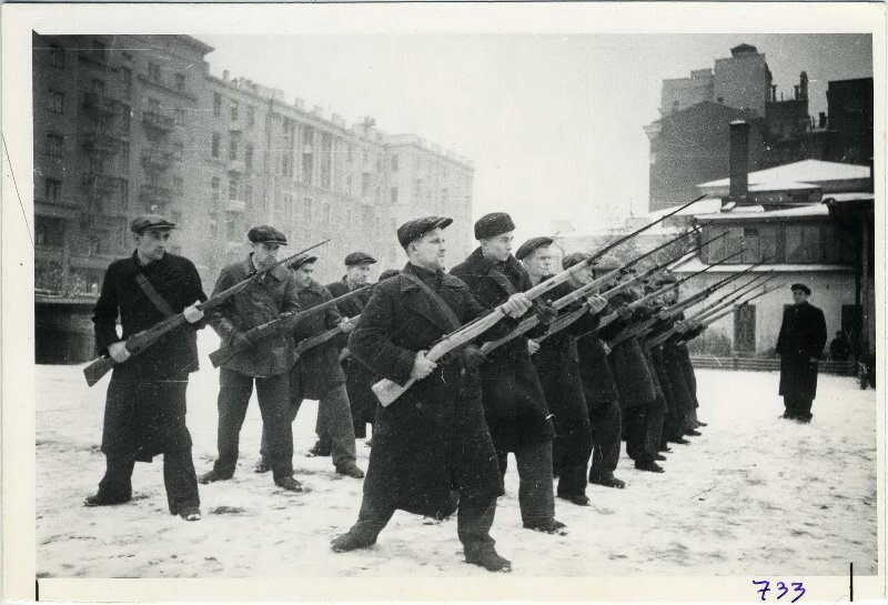 Ополченцы. Неизвестный автор, 1941 год, г. Москва, МАММ/МДФ. 