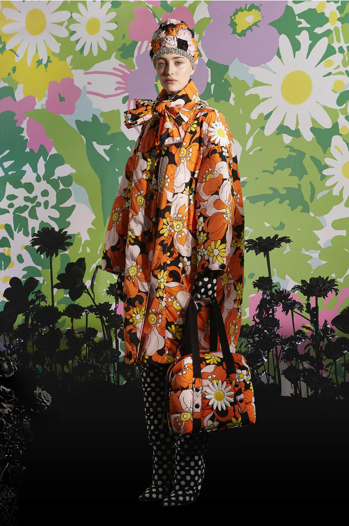 Ноу-хау в мире моды: платья из пуховиков Ноу-хау в мире моды: платья из пуховиков дизайнеры,мода,мода и красота,модные тенденции