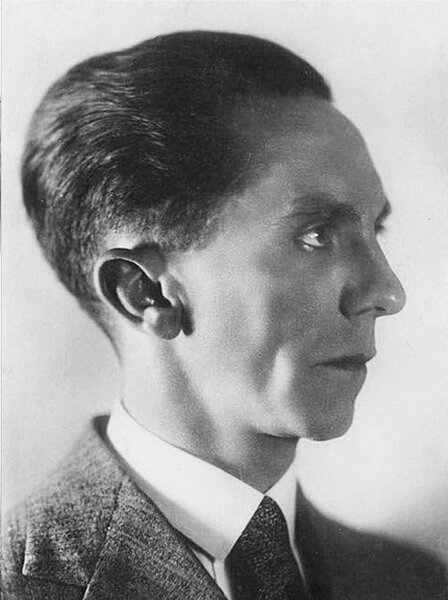 Взгляд зверя. Фотографии кровожадных убийц Взгляд зверя. Фотографии кровожадных убийц всемирная история