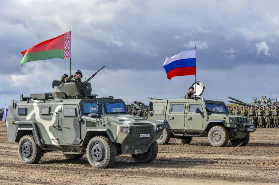Совместные учения войск России и Белоруссии - тонкий намек НАТО