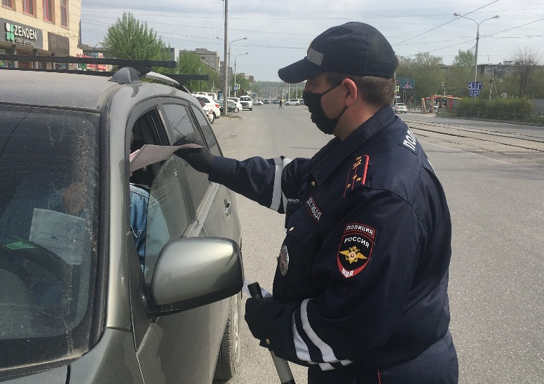 Инспектор ГИБДД требует открыть багажник для сверки VIN-номеров: Как отказать грамотно