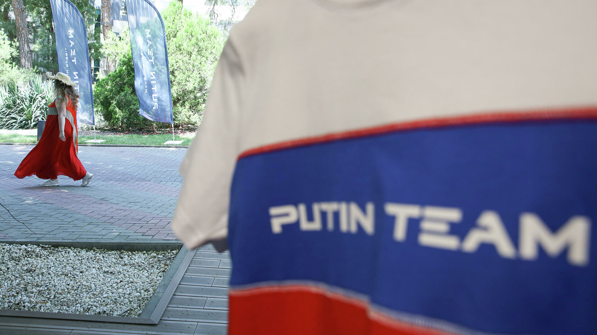 Производитель одежды Putin Team откроет первый магазин в аэропорту Шереметьево