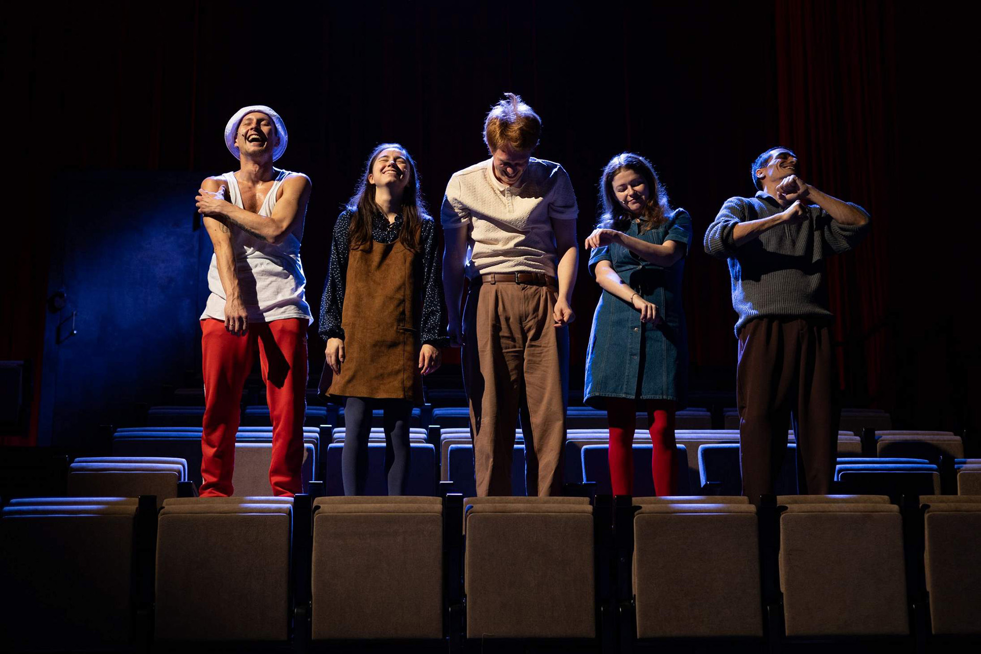 Сцена из спектакля «Молодость всё простит»