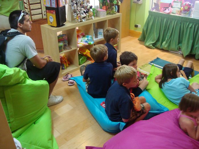 During A 12 Hour Flight Delay My Boyfriend Wandered Off. When I Found Him He Was In The Middle Of A Pixar Movie Marathon With A Group Of 5 Year Olds