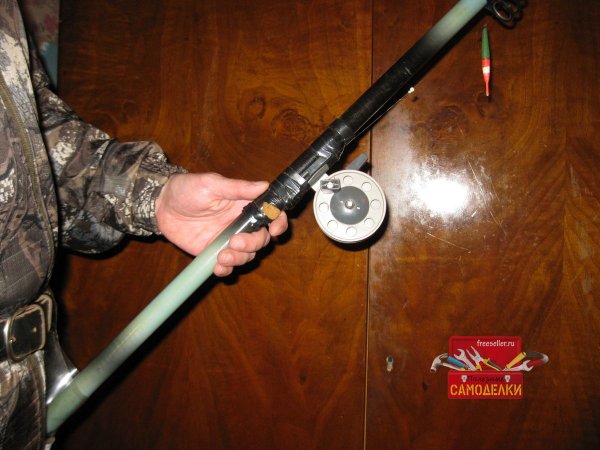 Поясной держатель для удочки из пластиковой бутылки Поясной держатель для удочки из пластиковой бутылки самоделкин