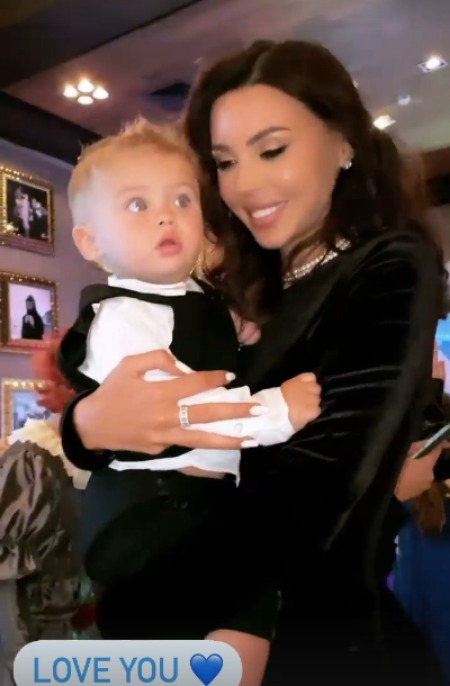 Оксана Самойлова и Джиган отметили первый день рождения сына Дети,Дети знаменитостей