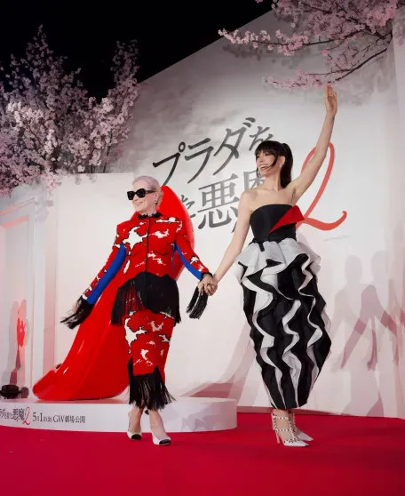 Мэрил Стрип и Энн Хэтэуэй посетили премьеру сиквела 