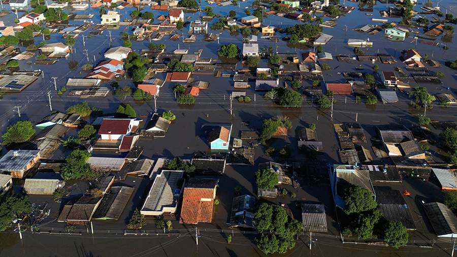 В Бразилии более 325 тыс. человек покинули свои дома из-за наводнения