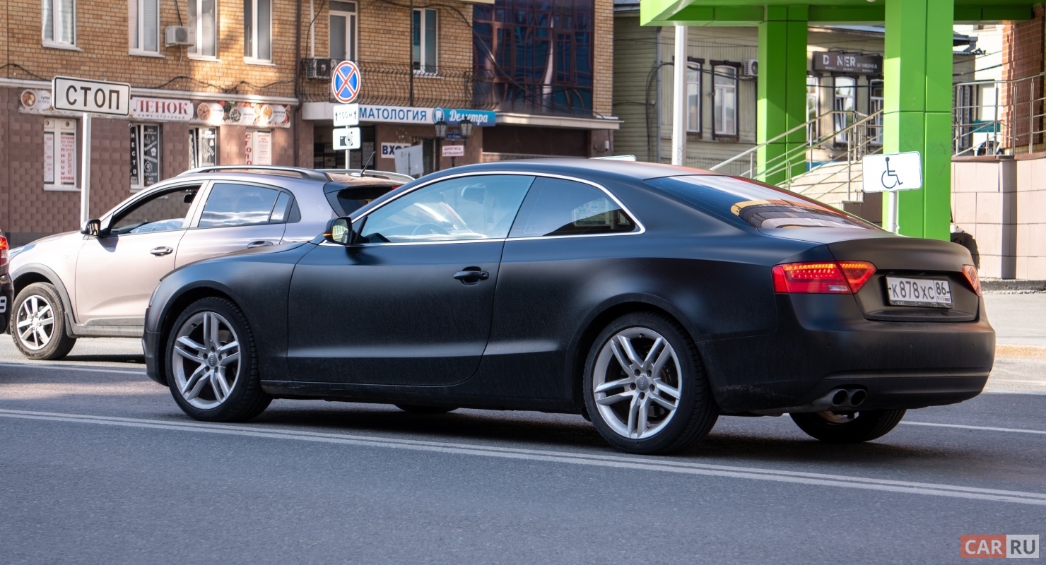 «Похоже на лоббирование»: автоюрист раскритиковал планы Минпромторга запретить старые машины