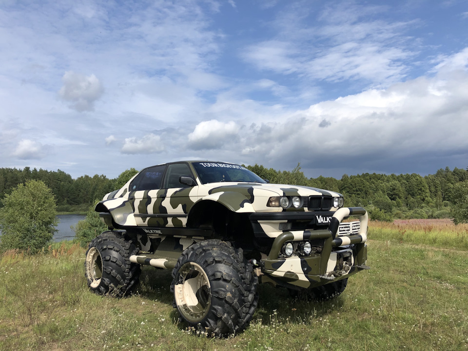 BMW Valkyrie: русско-немецкий бигфут за 3 миллиона автомобили,автомобиль,машины,тюнинг