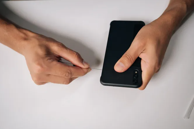 Этот предмет необходим каждому туристу. Как английская булавка может выручить в путешествии