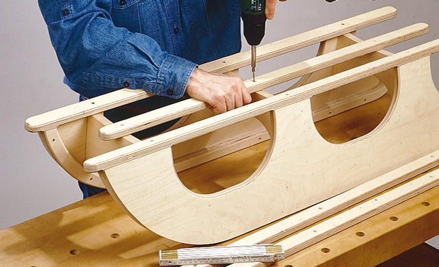 Самодельные санки из фанеры Самодельные санки из фанеры сделай сам