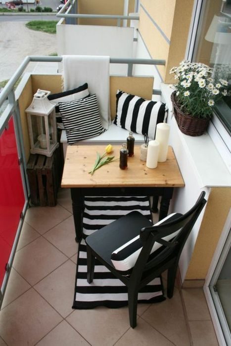 Замечательные и компактные идеи мебели для маленьких балконов