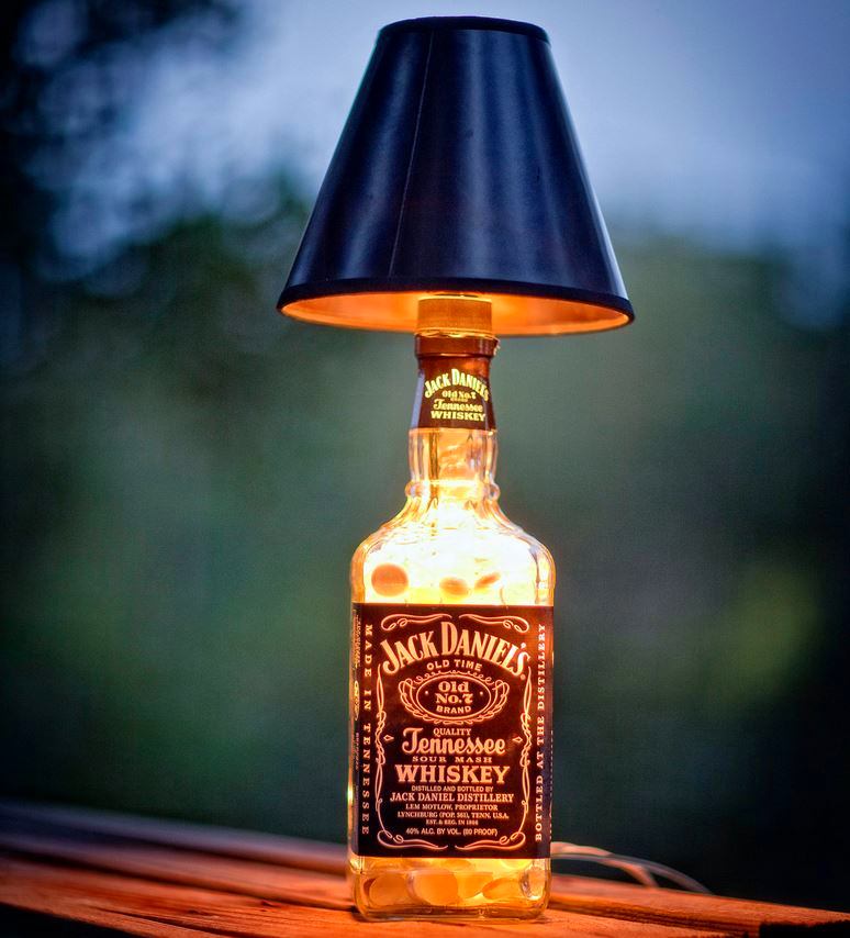 Оригинальная настольная лампа Jack Daniel’s бутылку, Daniel’s, стекла, бутылки, светильник, патрон, отверстие, бренда, промойте, оригинальный, известного, можно, через, просверлите, аккуратно, сверла, дрели, После, внизу, задней
