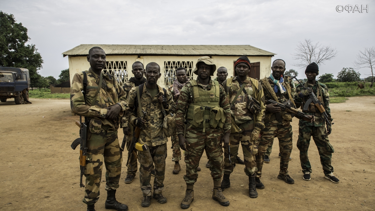 Мэр Бамбари посетил окрестности города и проверил уровень жизни населения ЦАР Мэр Бамбари посетил окрестности города и проверил уровень жизни населения ЦАР Весь мир