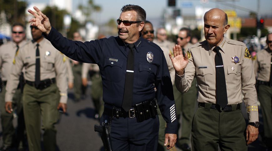 What do police officers do. Полиция Лос Анджелеса. ЛАПД США. Полиция Лос Анджелес Академия. Полицейский Департамент Лос Анджелеса.