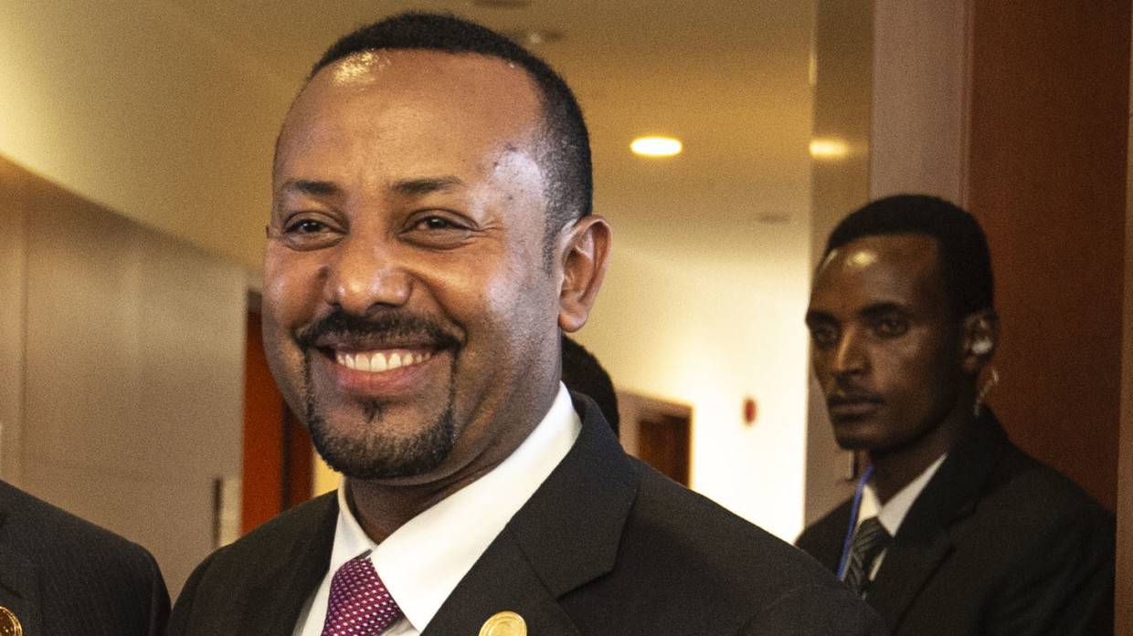 Премьер Эфиопии отправится на фронт защищать страну от сепаратистов Политика