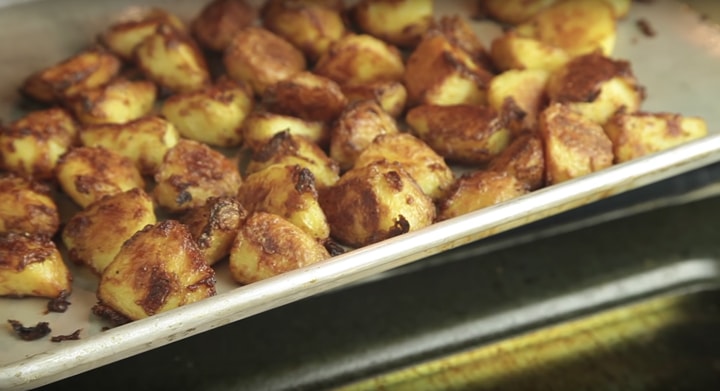 Хрустящий и аппетитный запеченный картофель, который вы захотите попробовать!