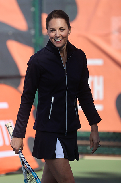 Мини-юбка и ракетка: Кейт Миддлтон сыграла в теннис с чемпионами турнира US Open Монархии