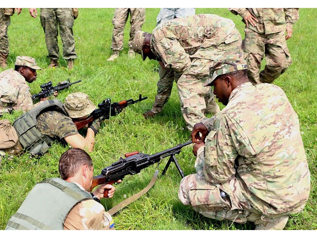 «Украина пошла по худшему пути, а её единственным инструментом в мировой политике стало попрошайничество» украина