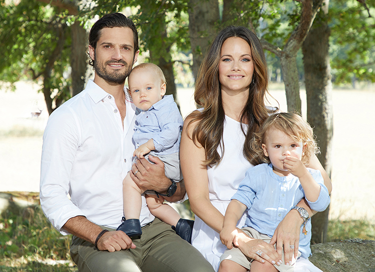 Принц Карл Филипп и принцесса София выпустили методичку для родителей Принц Карл Филипп и принцесса София выпустили методичку для родителей HelloToKindness