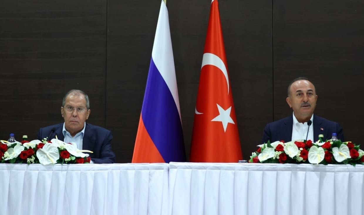 Главы МИД России и Турции начали переговоры на полях саммита G20