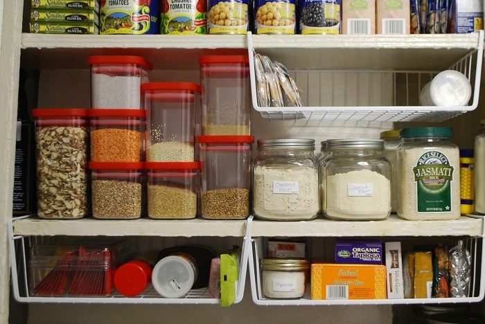 На каждой полке должна находиться определенная категория продуктов. / Фото: inmyroom.ru