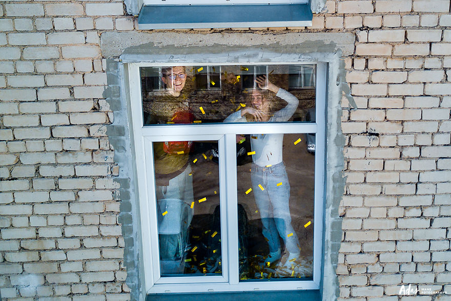 16 зарисовок о том, как люди проводят время в карантине, сделанные при помощи дронов 16 зарисовок о том, как люди проводят время в карантине, сделанные при помощи дронов