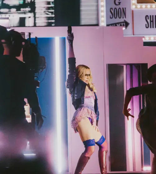 Культовое возвращение: 67-летняя Мадонна в белье и чулках зажгла на фестивале Coachella Сабрина, певица, Карпентер, самых, КарпентерМадонна, Мадонны, артистки, альбома, Confessions, назад, фестивале, время, фестиваля, Однако, Несколько, Мадонна, успокоиться, возрасте, подобные, комментарии