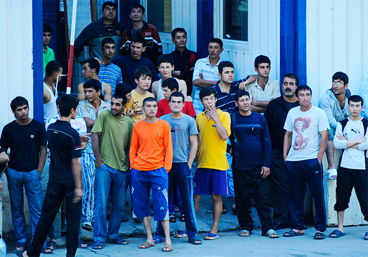 СТОЛИЦА РУССКОГО КОСМОСА ПРЕВРАТИЛАСЬ В ГЕТТО: КВАРТАЛ ДЛЯ РАКЕТЧИКОВ ОТДАЛИ МИГРАНТАМ россия