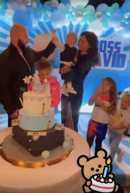 Оксана Самойлова и Джиган отметили первый день рождения сына Дети,Дети знаменитостей