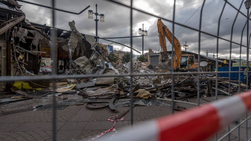Мэрия Новосибирска начала снос ларьков в районе бывшей Гусинобродской барахолки