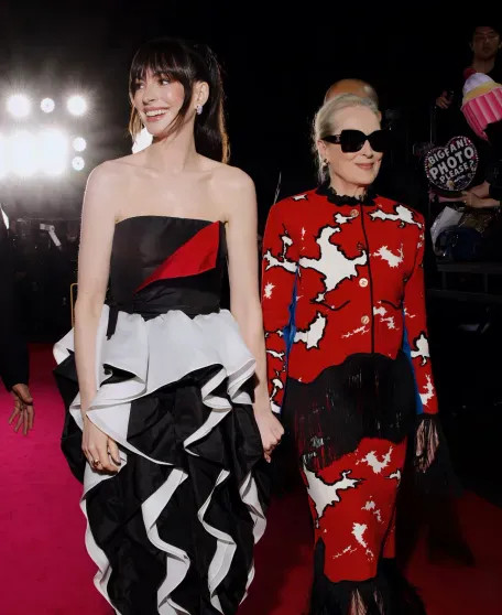 Мэрил Стрип и Энн Хэтэуэй посетили премьеру сиквела 