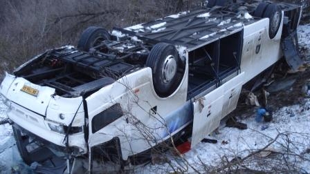 Автобус с пассажирами перевернулся в Восточном Казахстане