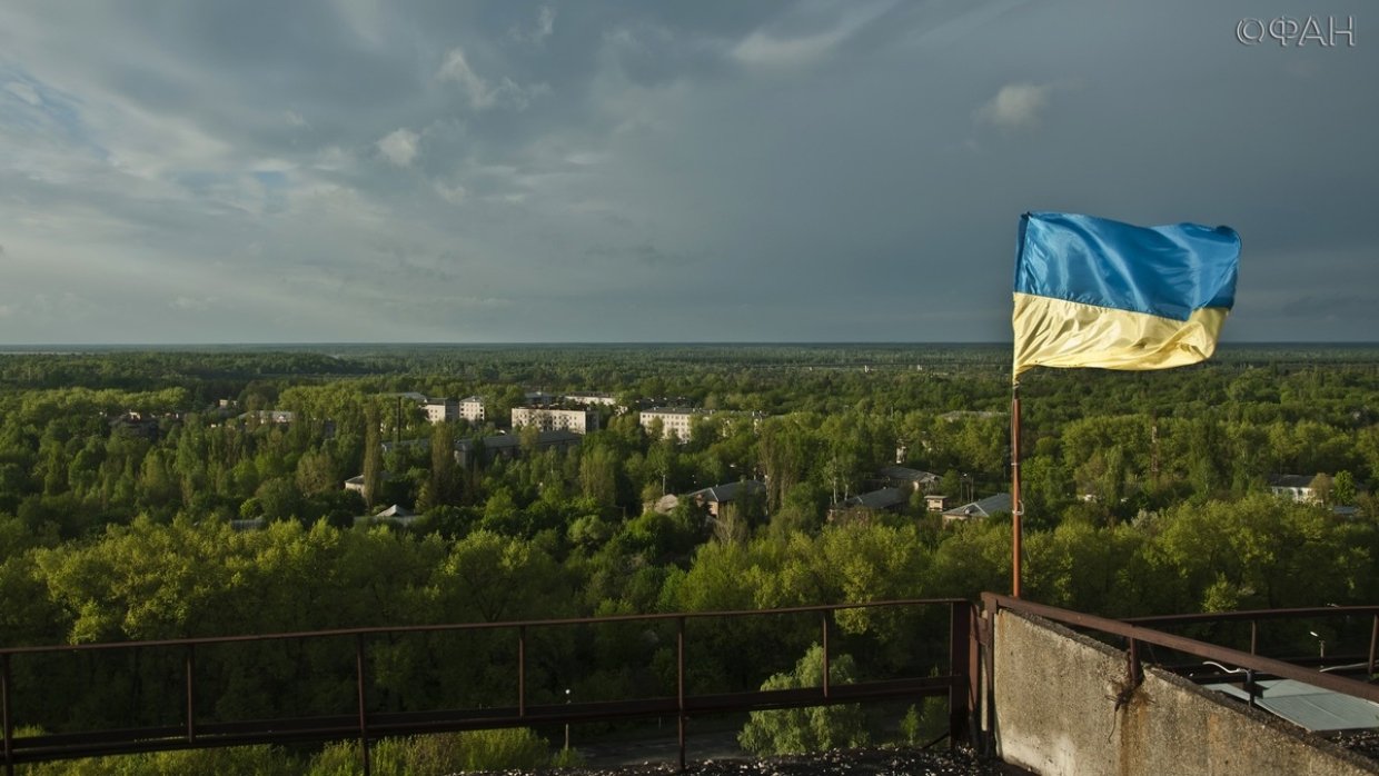 Из Чернобыльской зоны радиоактивные металлолом и древесина идут на экспорт в ЕС, а бронетехника — в зону АТО. Колонка Владимира Тулина