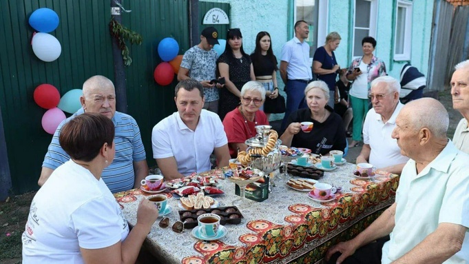 Новый асфальт отпраздновали в Саратовской области: парад, песни, танцы, чаепитие