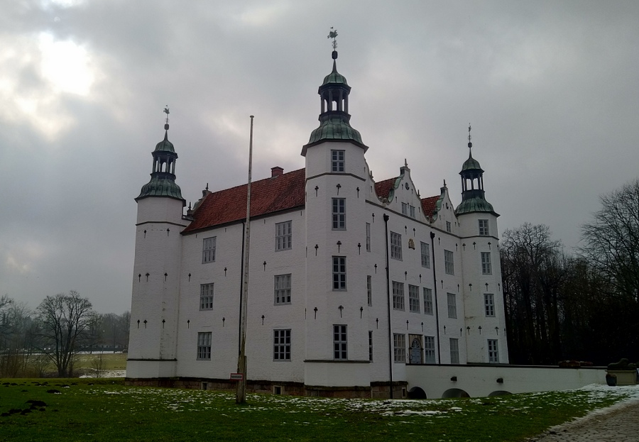 Замок Аренсбург - владения датского рабовладельца Замок Аренсбург - владения датского рабовладельца города,Дания,замок,страны