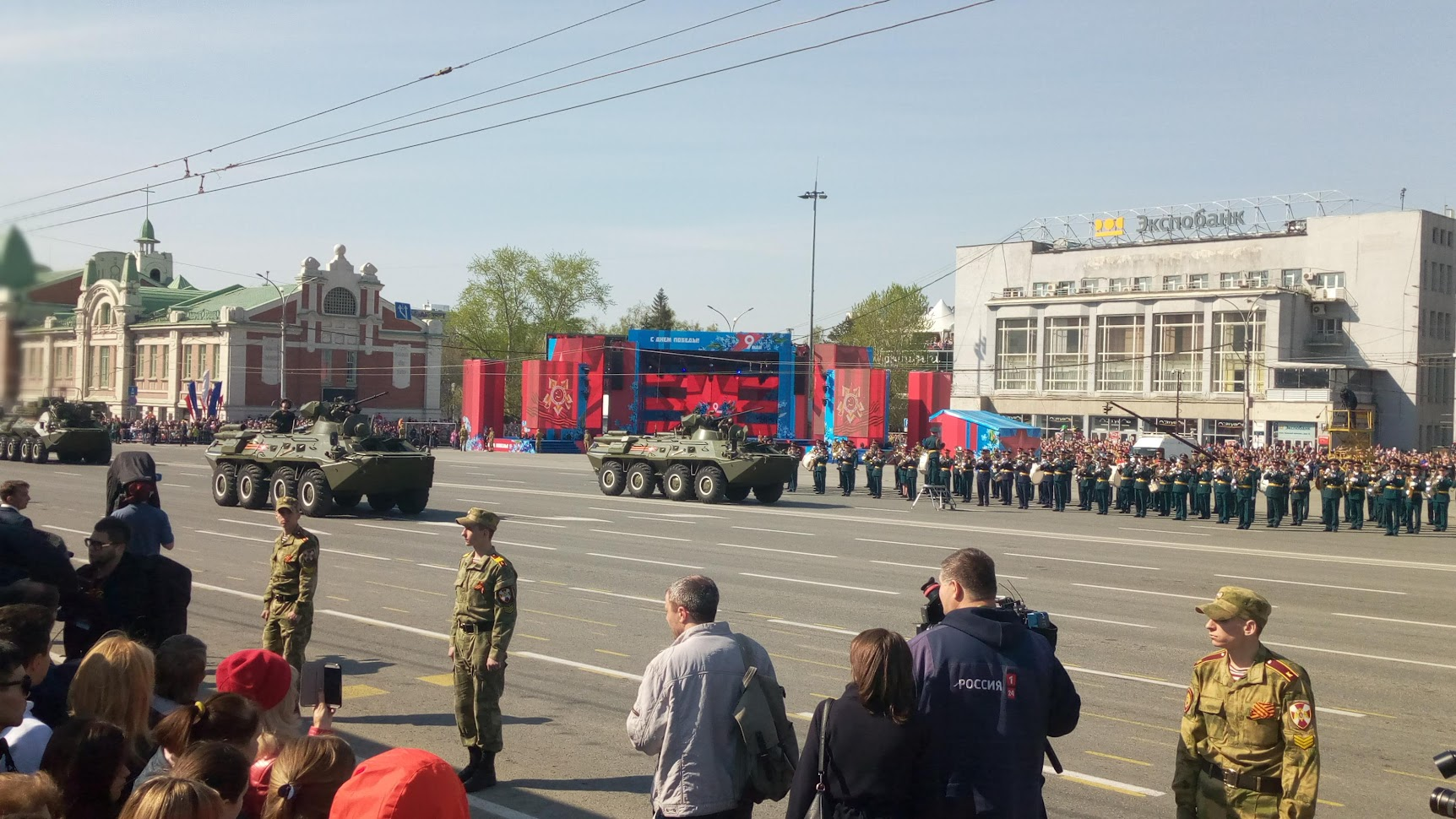 Парад в новосибирске 9 мая 2024 трансляция. Площадь Ленина Новосибирск парад. Тренировка парада. Парад Победы. День Победы парад.