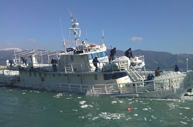 Обледенение судов или как влажный ледяной ветер топит корабли Обледенение судов или как влажный ледяной ветер топит корабли зима