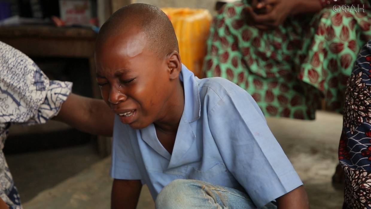 Мать убитого в ЦАР ребенка: Миротворцы ООН сбили мою дочь, убрали тело с дороги и уехали Мать убитого в ЦАР ребенка: Миротворцы ООН сбили мою дочь, убрали тело с дороги и уехали Весь мир