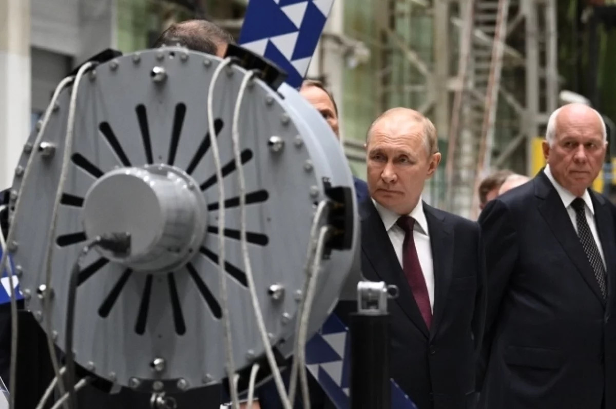 Путин в Самаре посетил двигателестроительное предприятие «ОДК-Кузнецов»