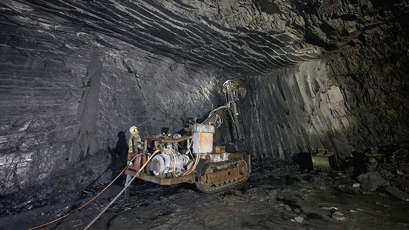 Кабмин направил более 1 млрд рублей семьям погибших и пострадавших на «Листвяжной»