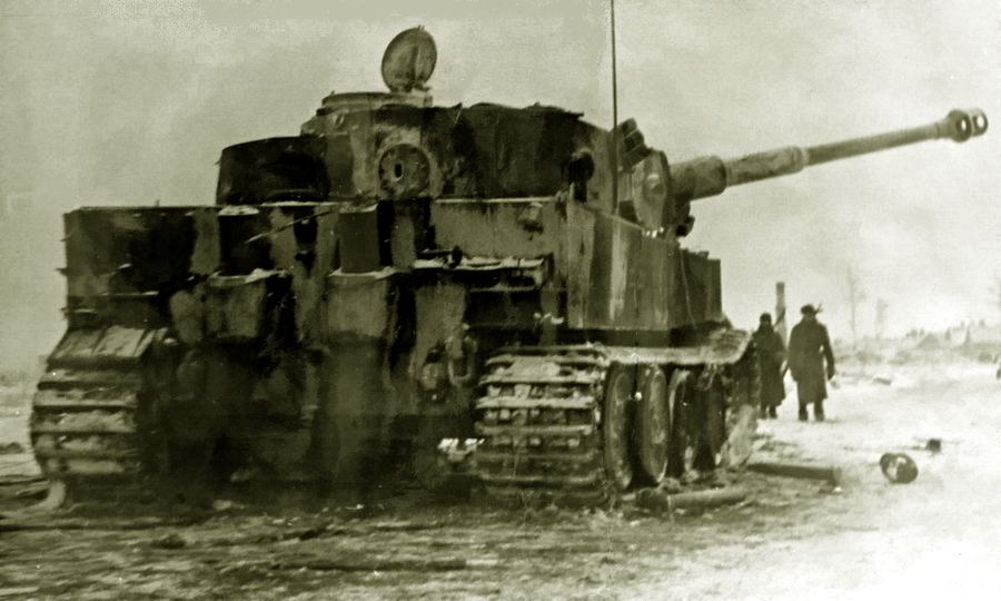 ​Один из первых двух танков Tiger Ausf. H1, захваченных советскими войсками зимой 1943 года. Именно эта машина испытывалась на полигоне обстрелом, давшим крайне тревожные результаты по возможностям борьбы противотанковой артиллерии РККА с новым типом танков (ЦАМО РФ) - Толстая шкура немецкого зверинца | Warspot.ru