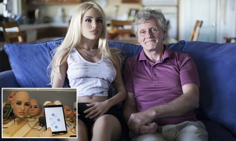 58-летний американец не скрывает отношений с секс-роботом от жены отношения, секс, секс-кукла, секс-роботы, семья, технологии, фото