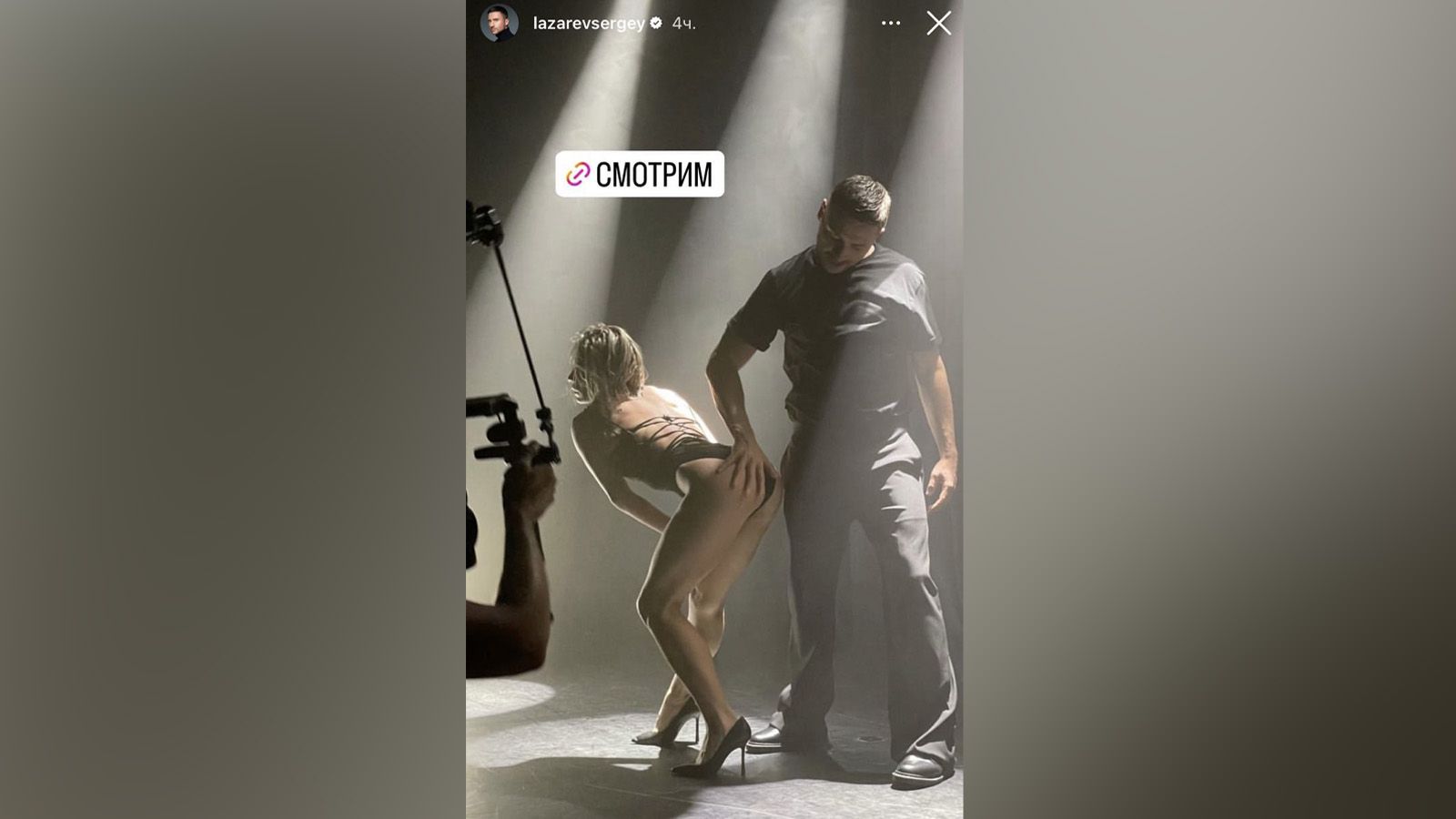 Лазарев поделился пикантным снимком с девушкой после слухов о романе с Малиновским Шоу-бизнес