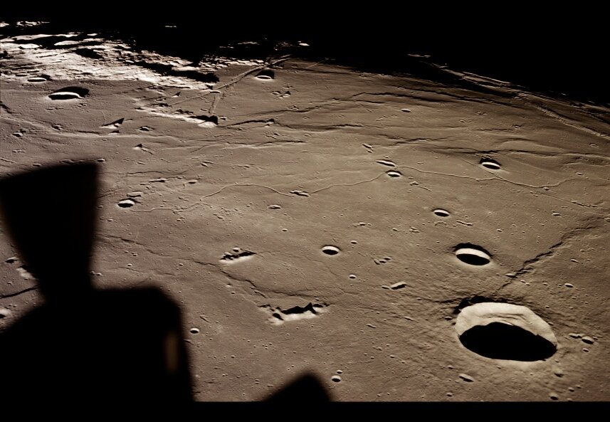 Оригинал: http://tothemoon.ser.asu.edu/data_a70/AS11/extra/AS11-37-5437.small.png