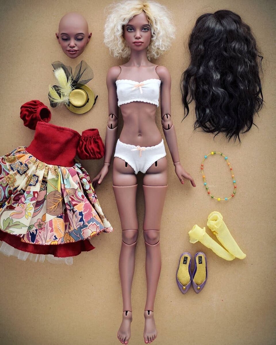  Наталья Лосева, мастерица из Новосибирска,  создает невероятно красивых реалистичных шарнирных  кукол.  Куколки небольшие, всего 36 см, очень изящные и нежные, с разным характером и настроением.-9-3