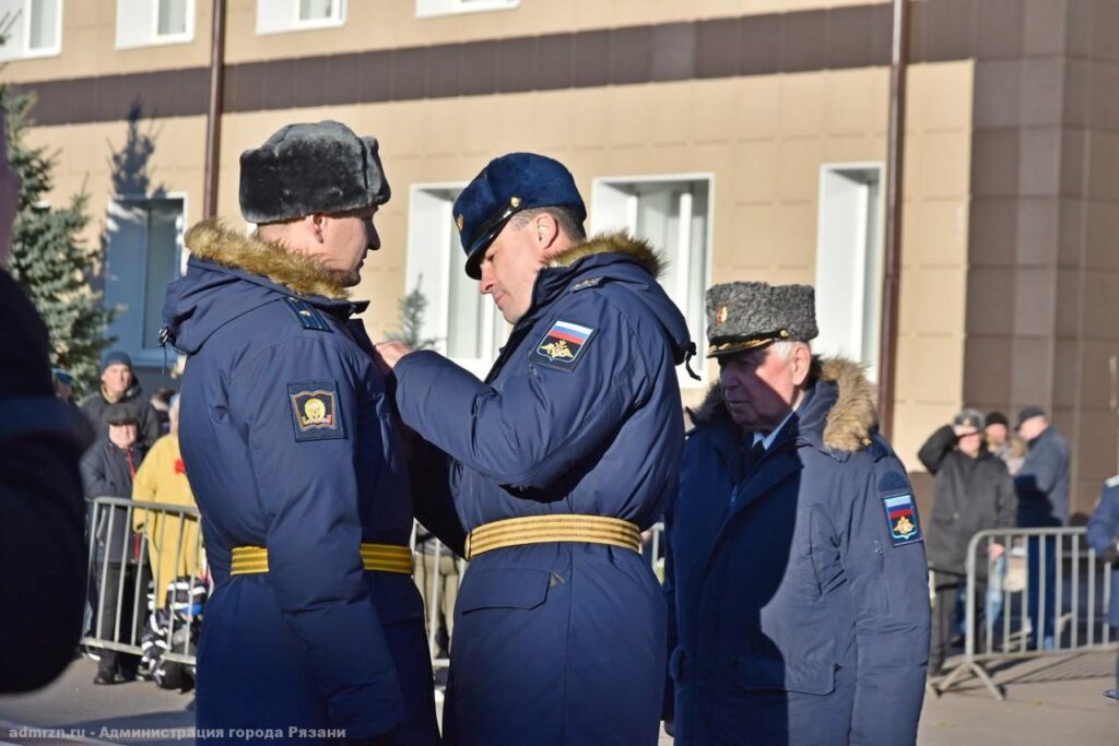 104 года со дня формирования — в Рязанском десантном училище прошли торжественные мероприятия