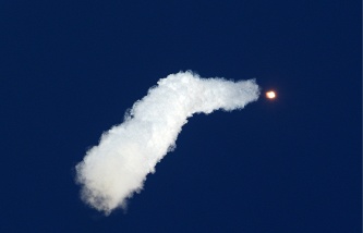 Ракета-носитель "Союз-2.1а" с российскими космическими аппаратами "Ломоносов", "Аист-2Д" и SamSat-218 во время запуска со стартового комплекса космодрома Восточный