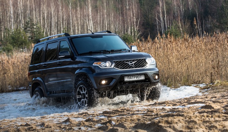 «При обгоне хам обматерил, а как дождь — так сразу я его вытаскивай!» — случай с владельцем «Патриота»